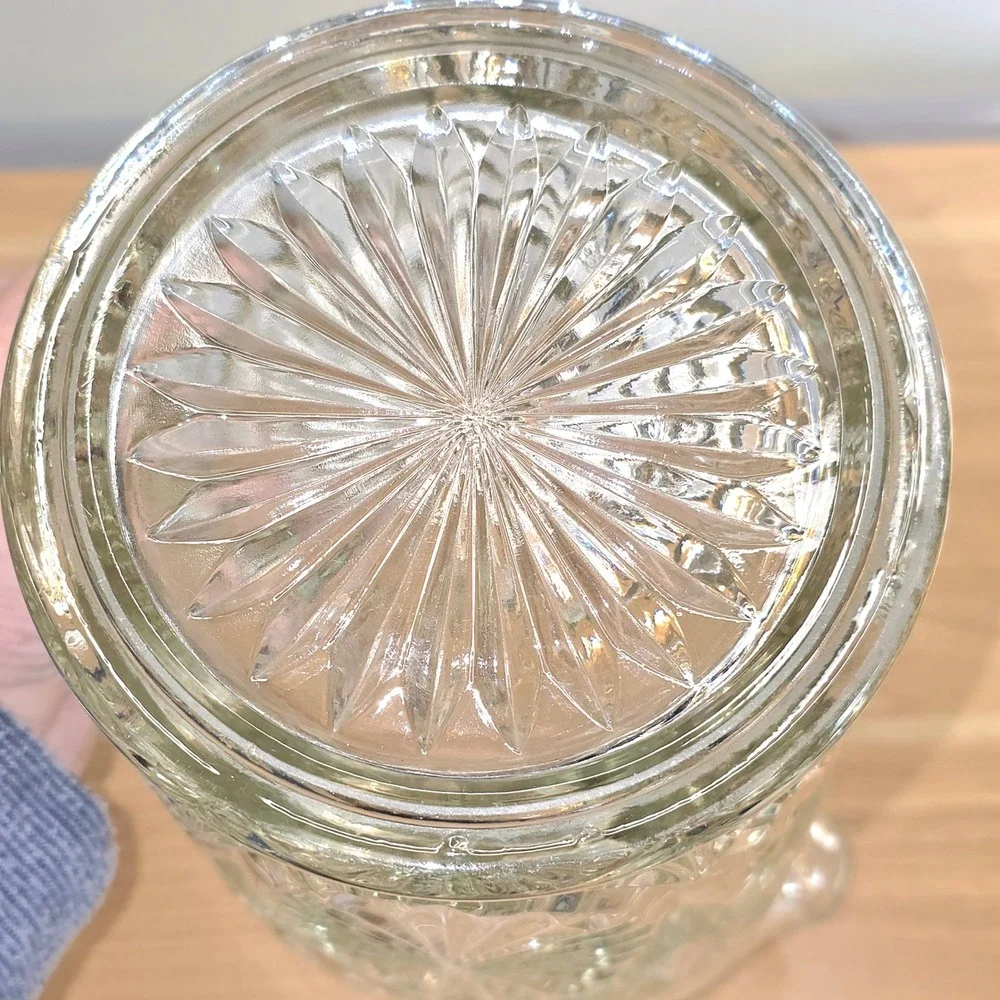 Vintage Anchor‎ Hocking Starburst Medallion Heavy Pressed Glass Pitcher